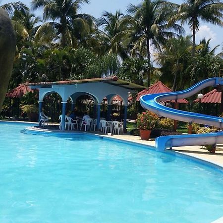 Hotel Santa Cruz Zapaca Екстериор снимка