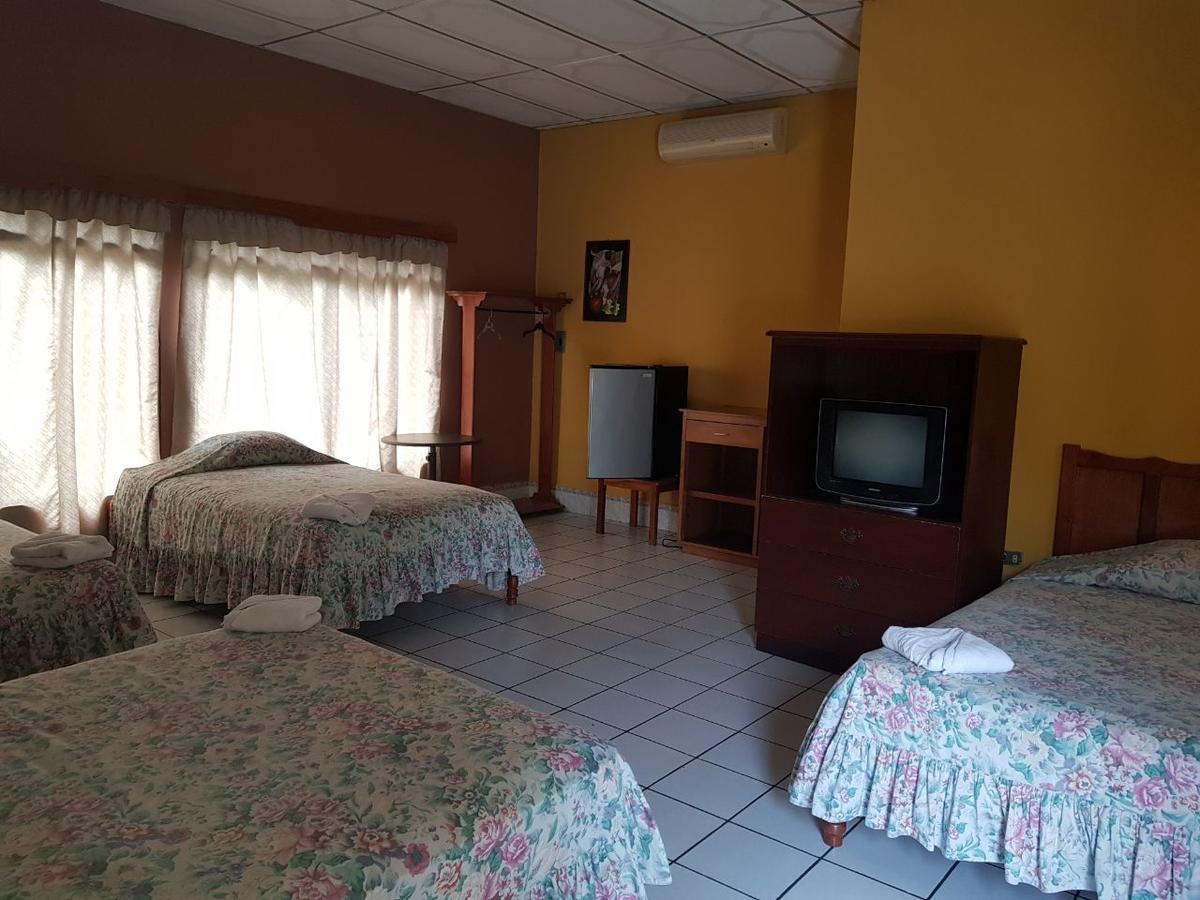 Hotel Santa Cruz Zapaca Екстериор снимка